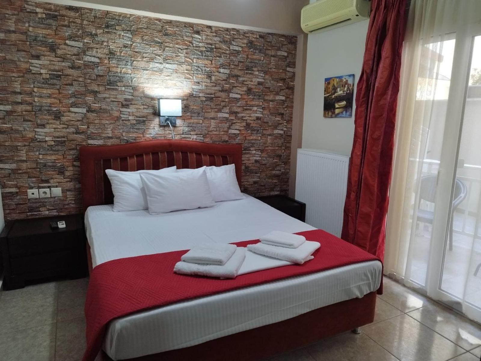 Paralía Hotel Villa Pigasos מראה חיצוני תמונה