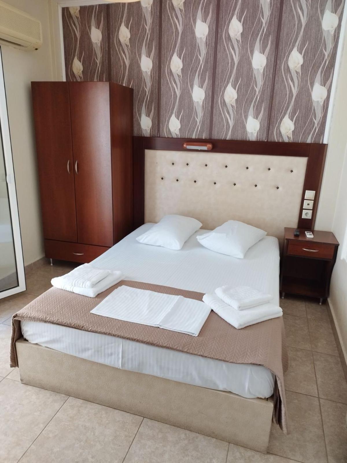 Paralía Hotel Villa Pigasos מראה חיצוני תמונה